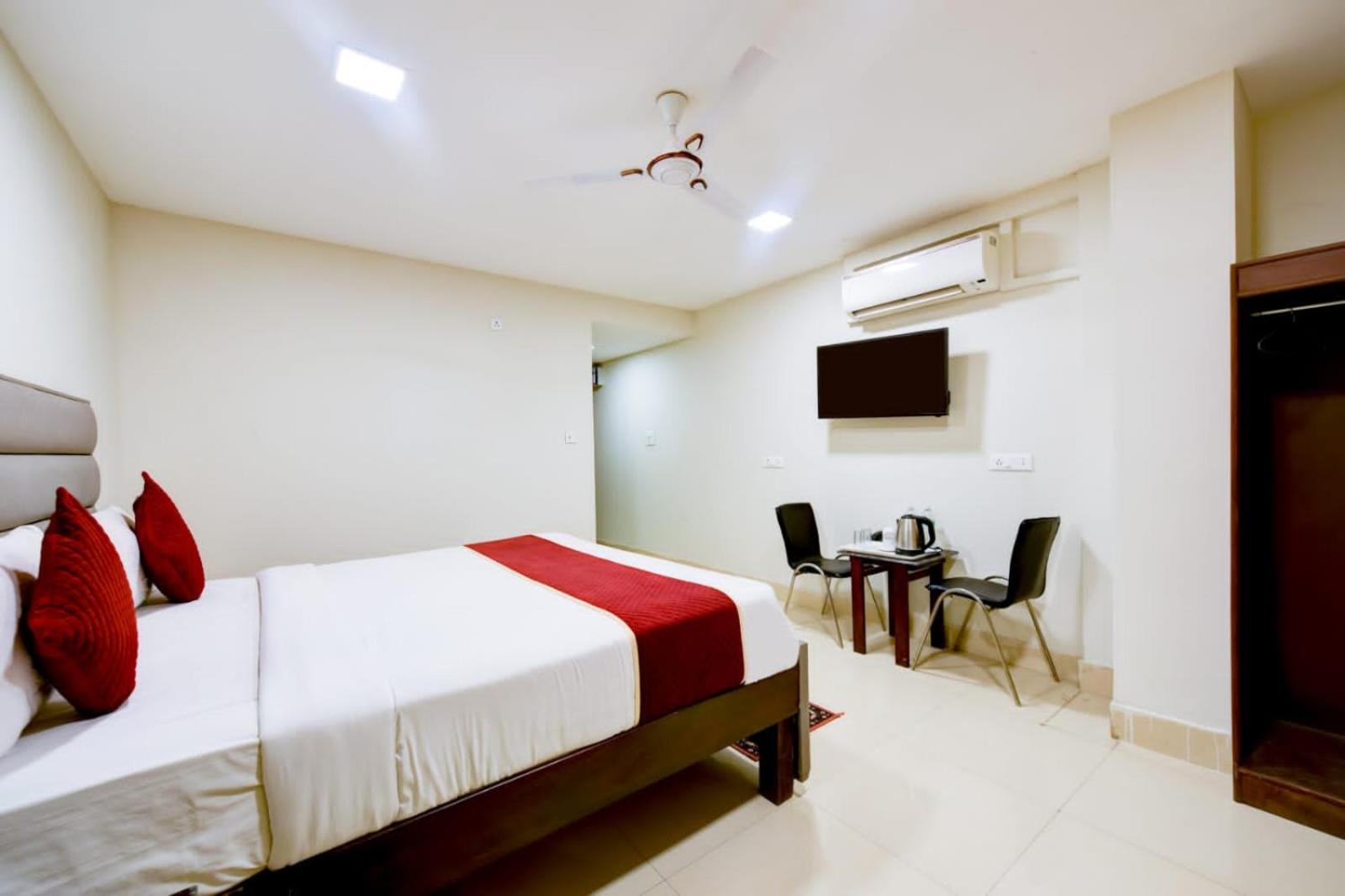 Tourist Deluxe Aero City Mahipalpur Hotel New Delhi