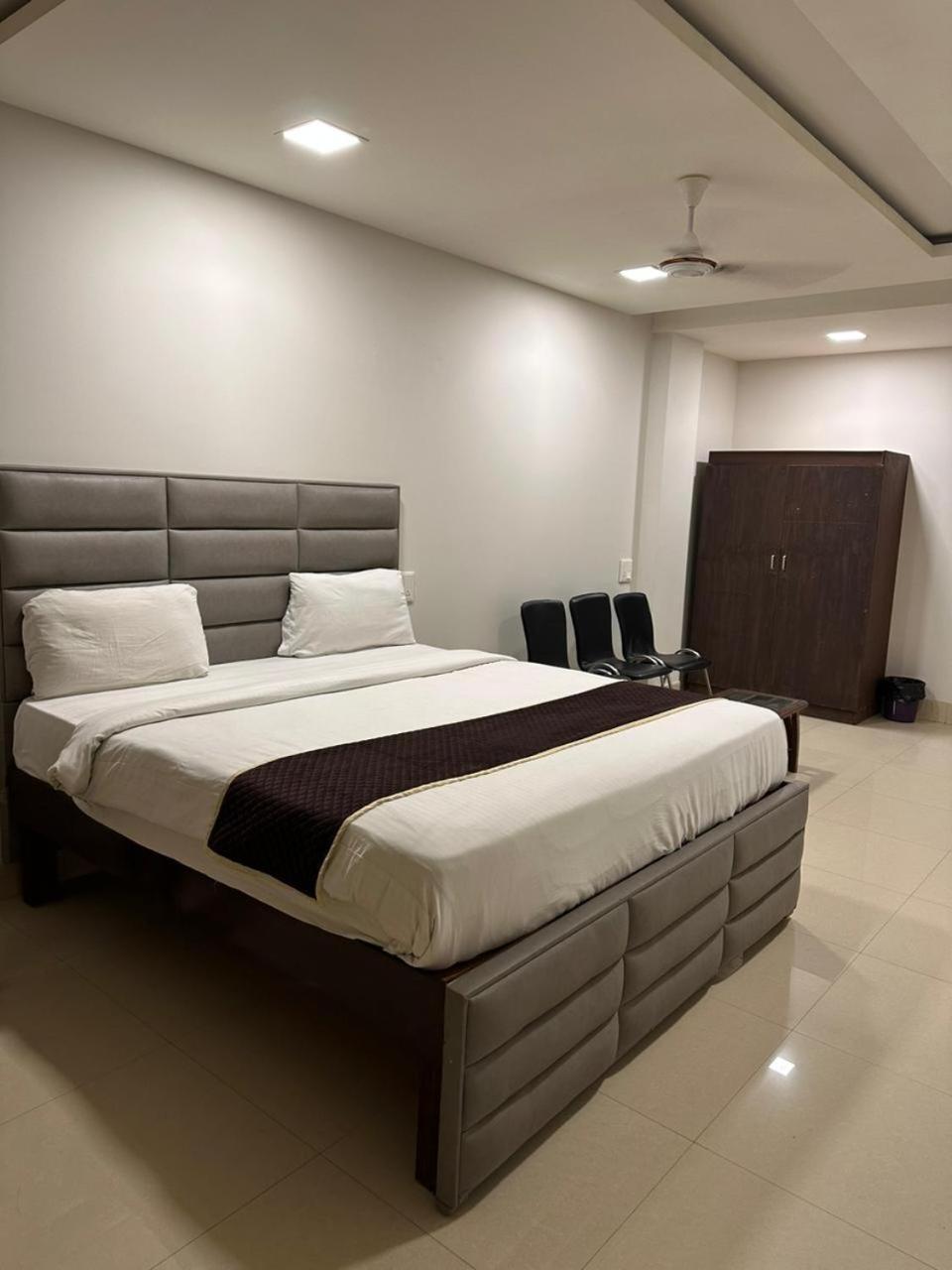 Hotel Tourist Deluxe Aero City Mahipalpur New Delhi