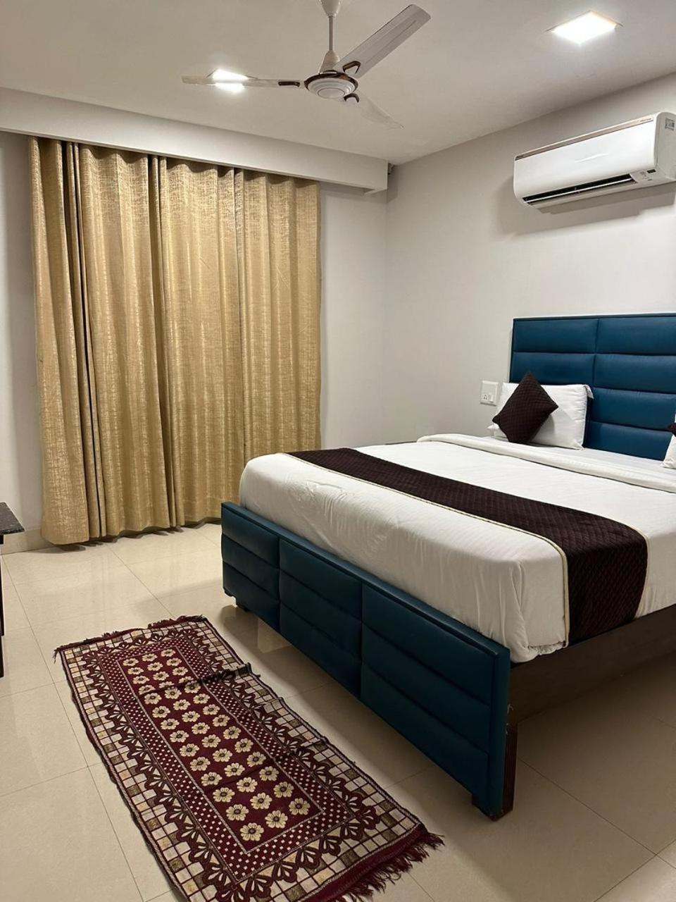 Tourist Deluxe Aero City Mahipalpur New Delhi