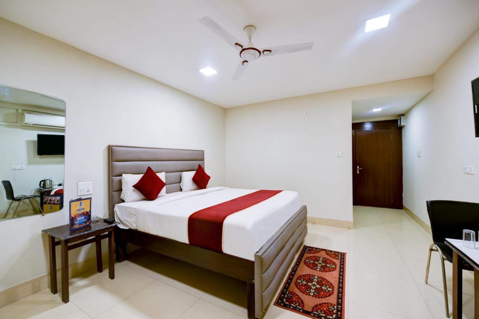 Tourist Deluxe Aero City Mahipalpur New Delhi